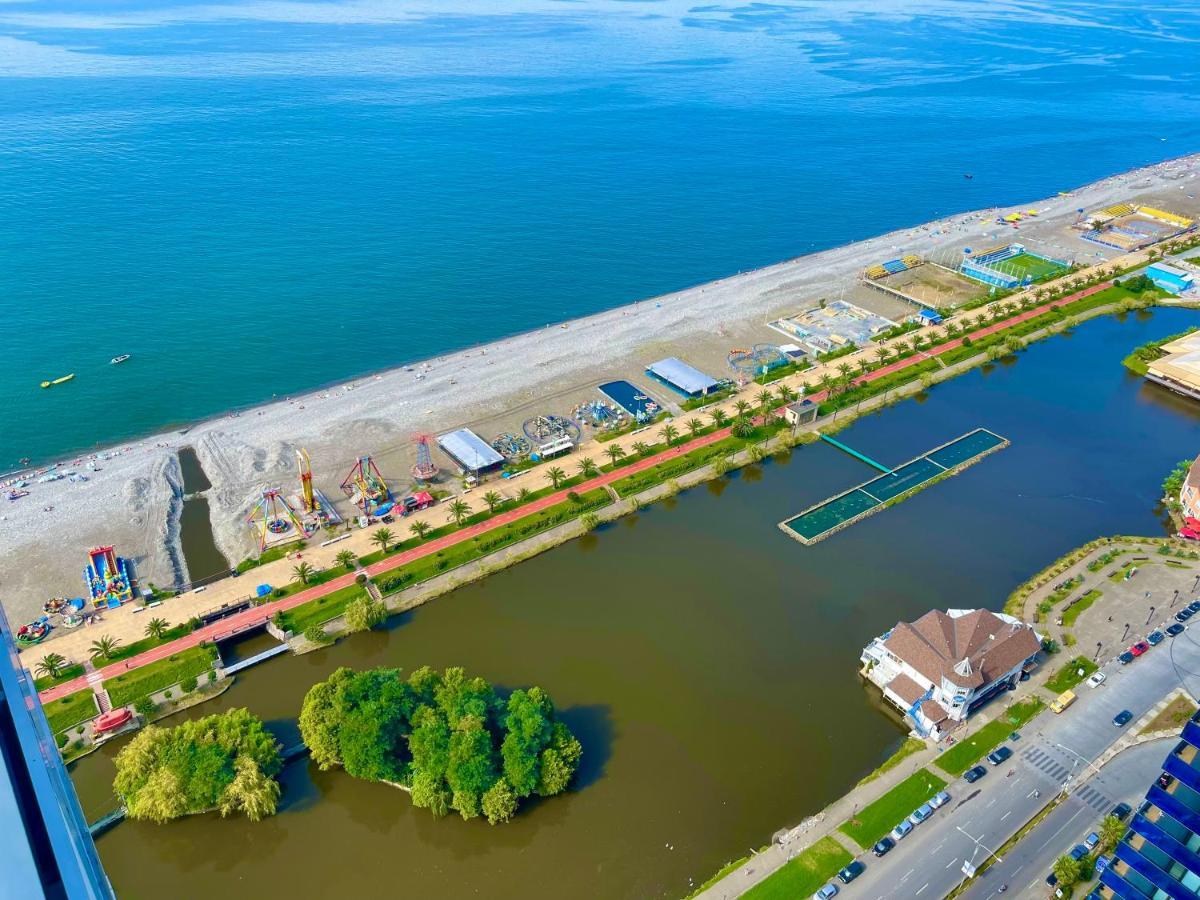 Hellobatumi Aparthotel ภายนอก รูปภาพ