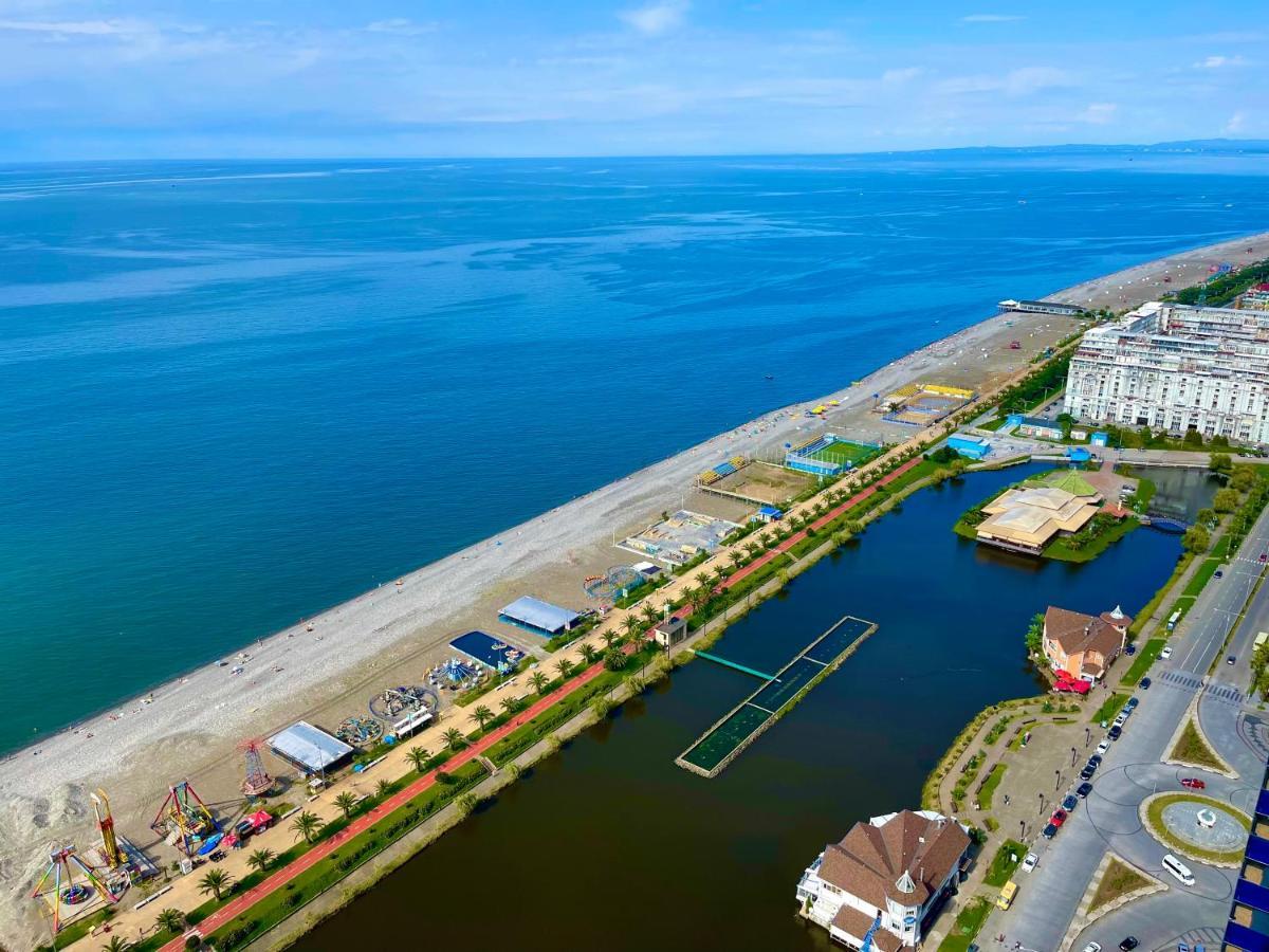 Hellobatumi Aparthotel ภายนอก รูปภาพ