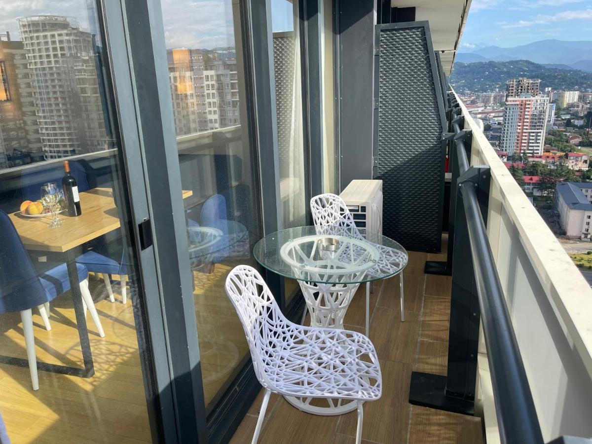 Hellobatumi Aparthotel ภายนอก รูปภาพ