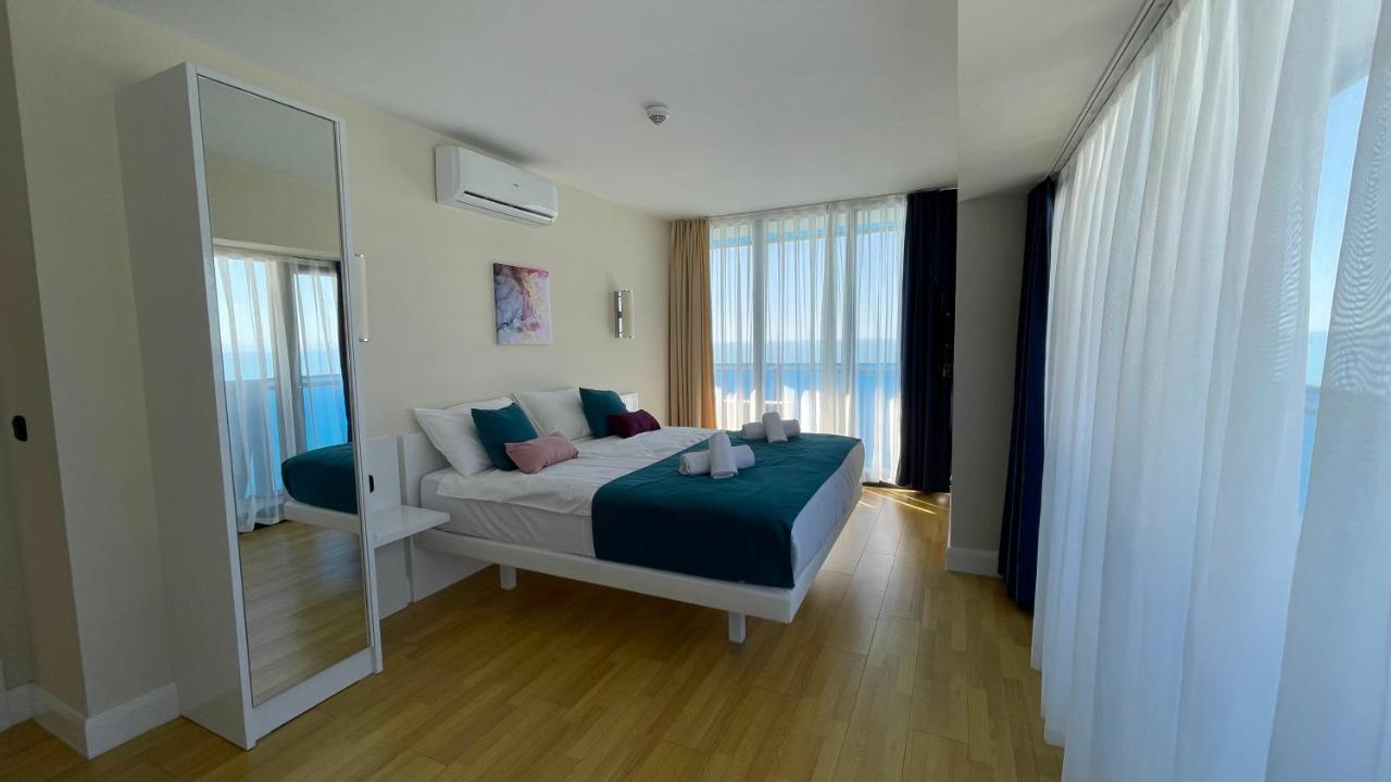 Hellobatumi Aparthotel ภายนอก รูปภาพ