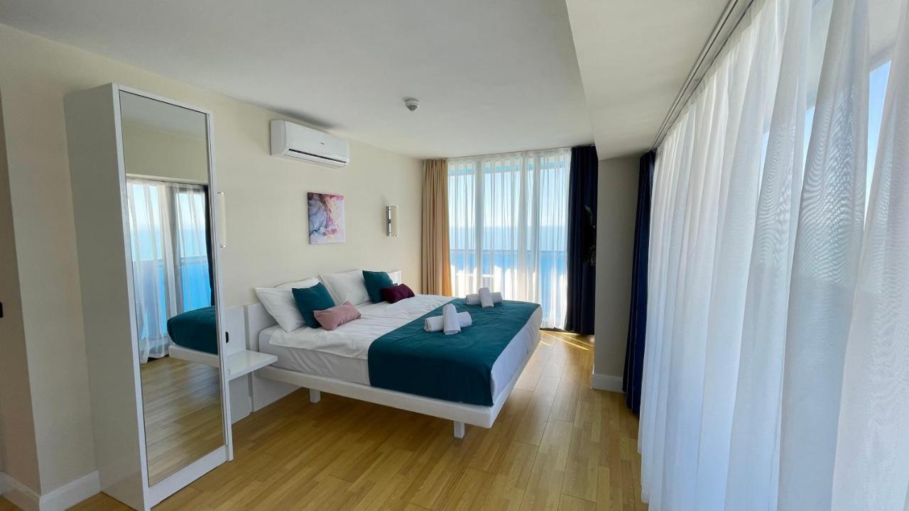 Hellobatumi Aparthotel ภายนอก รูปภาพ