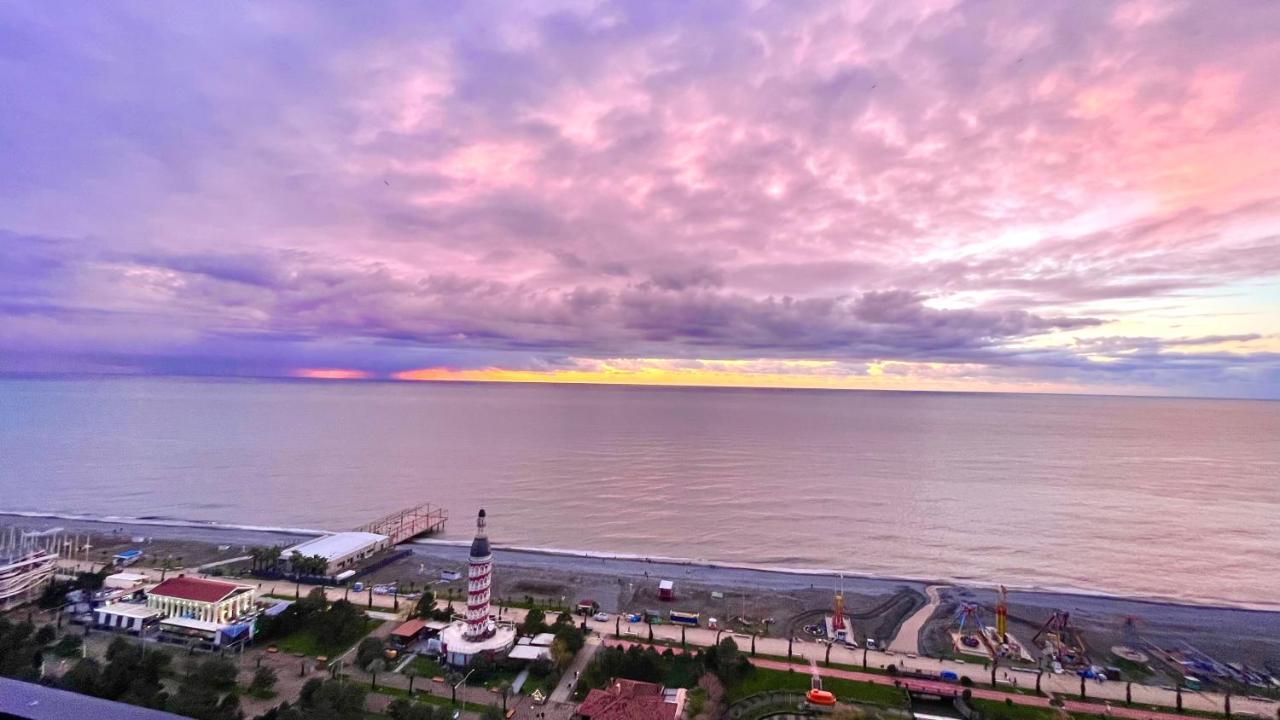 Hellobatumi Aparthotel ภายนอก รูปภาพ