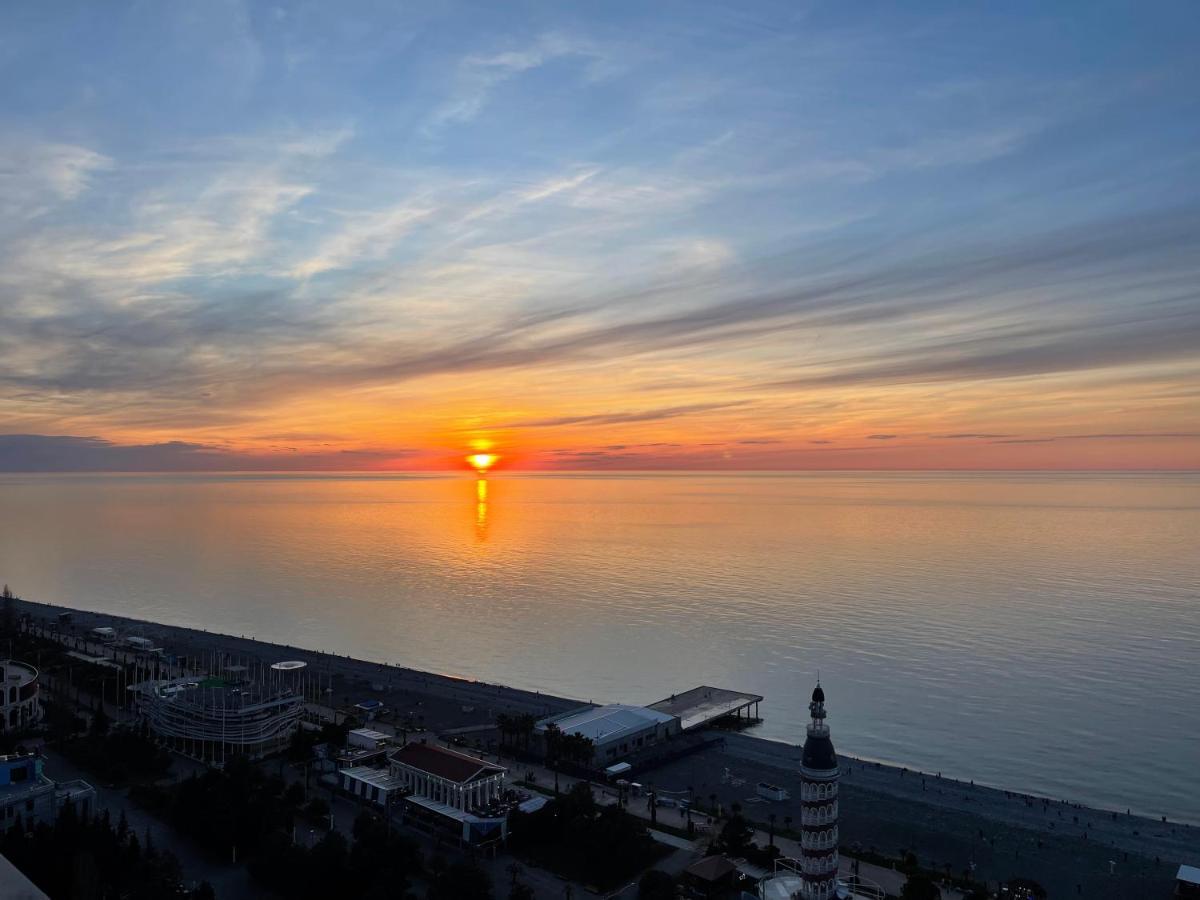 Hellobatumi Aparthotel ภายนอก รูปภาพ