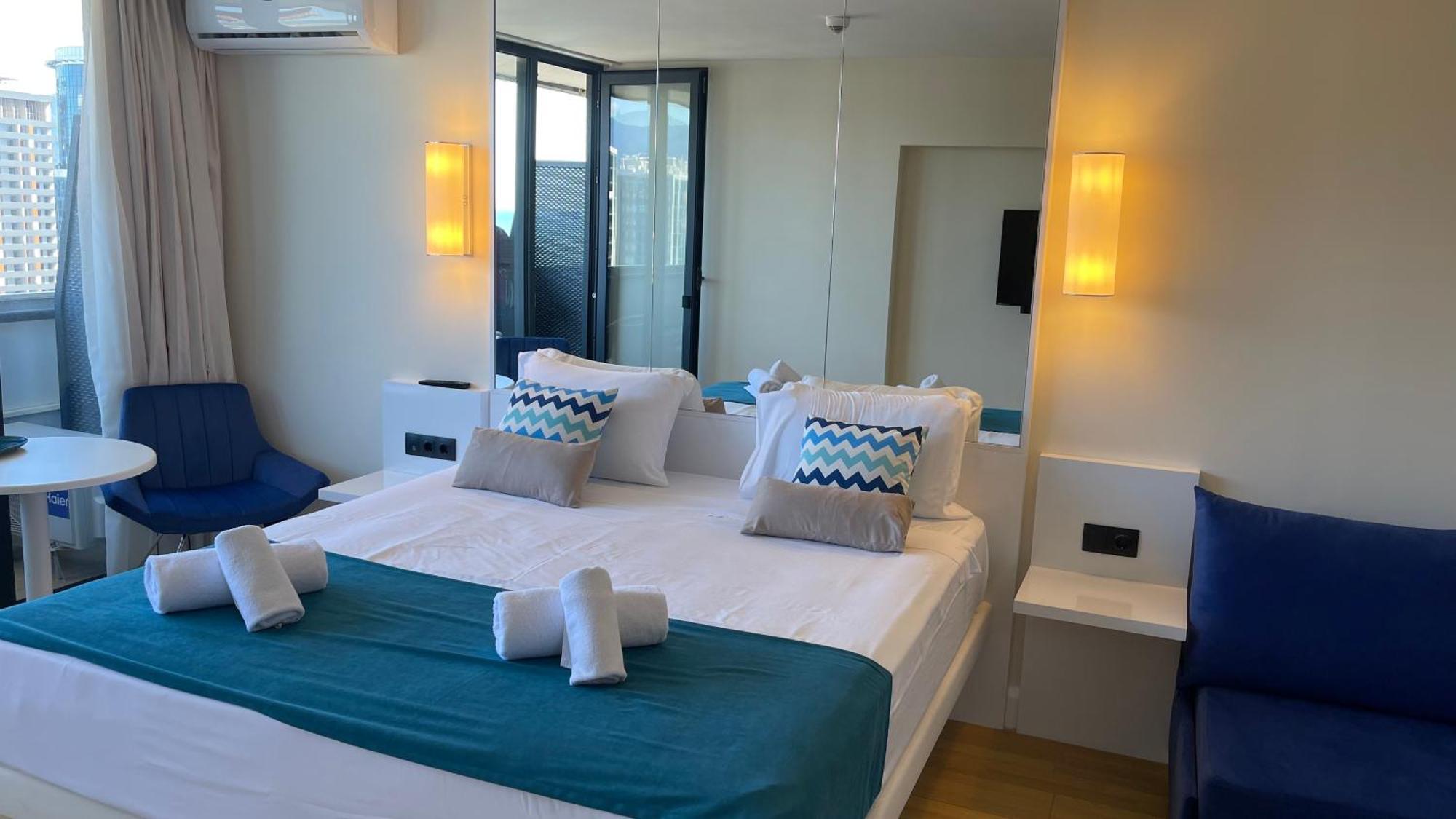 Hellobatumi Aparthotel ภายนอก รูปภาพ